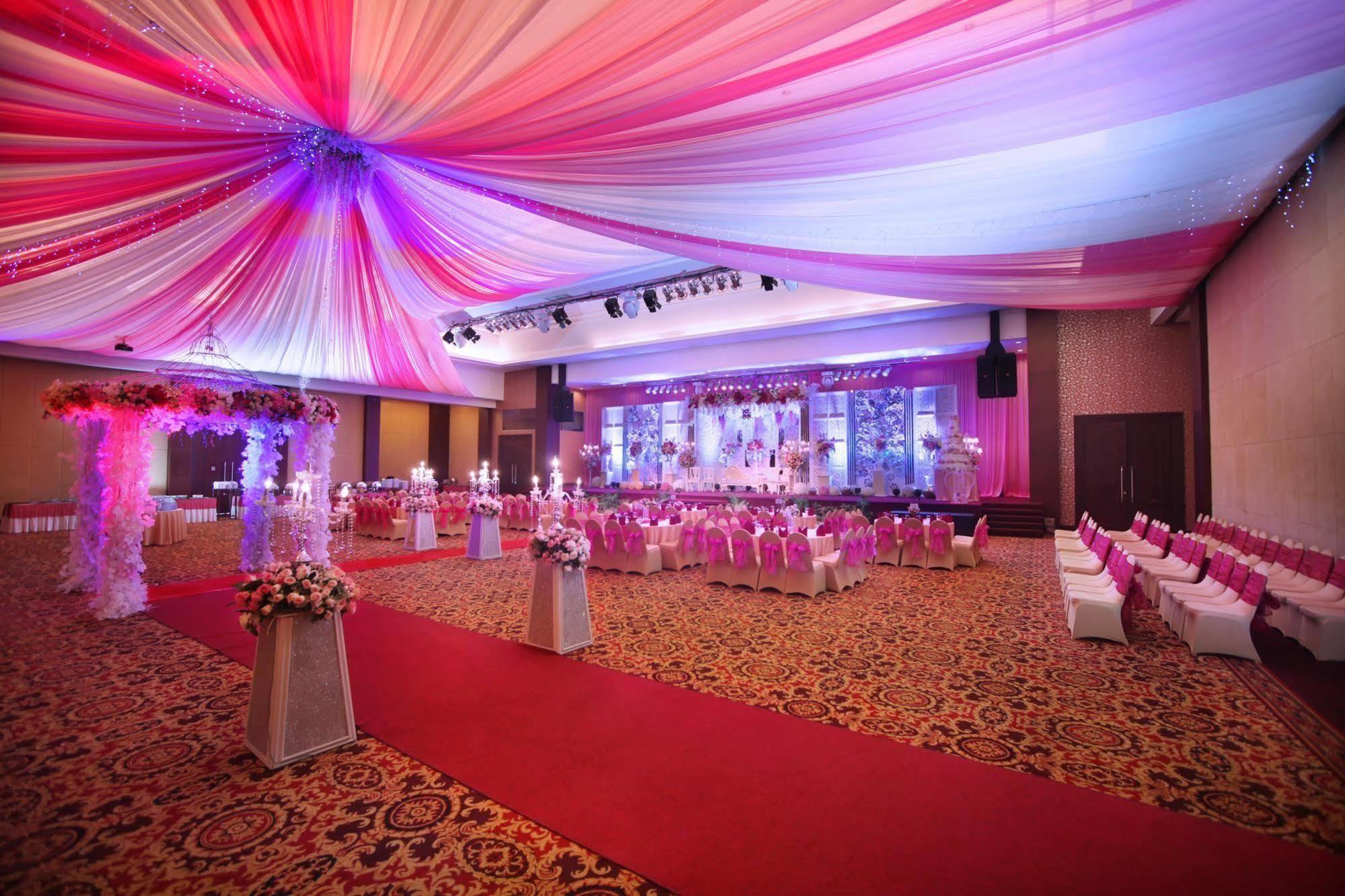 Aston Samarinda Hotel And Convention Center Екстериор снимка