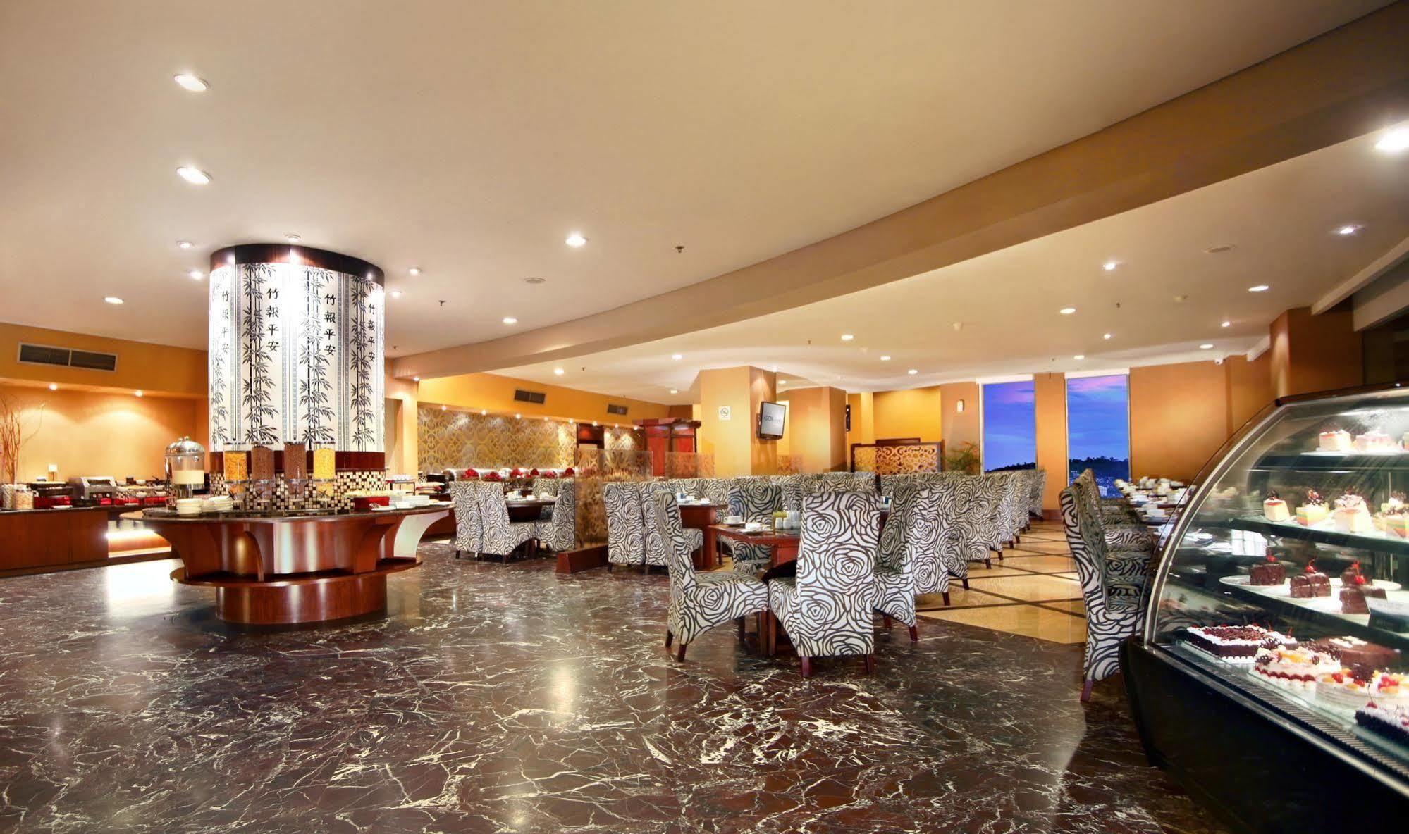 Aston Samarinda Hotel And Convention Center Екстериор снимка